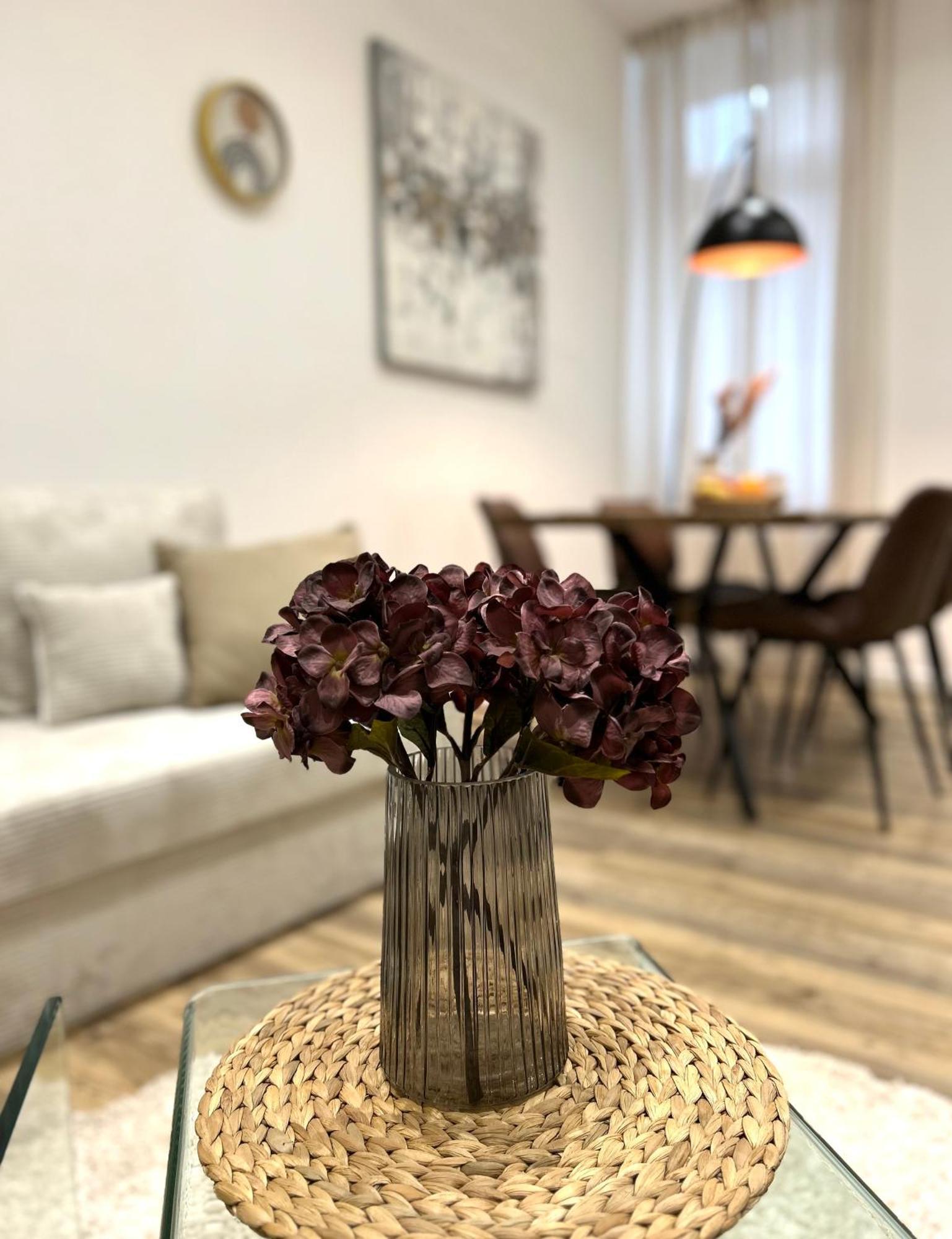 Designer City Apartment In Top Lage Fuer 6 Gaeste Karlsruhe Esterno foto